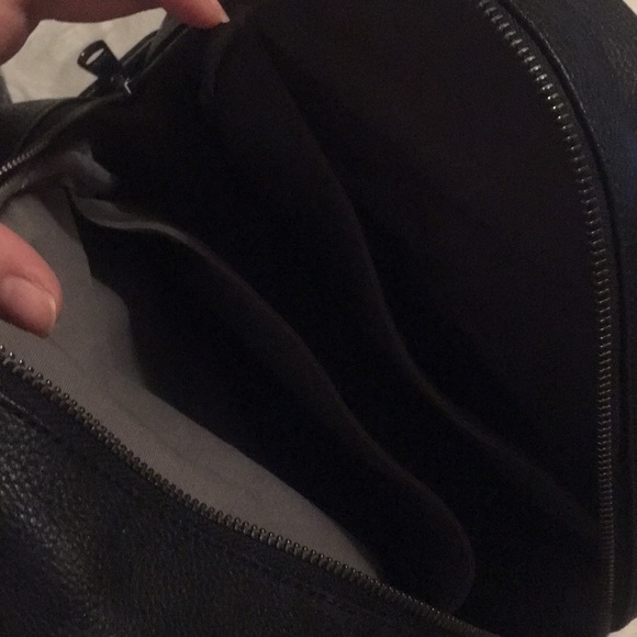 Desa Backpack - Picture 3 of 4